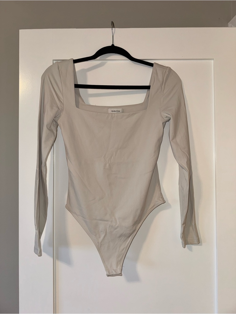 Aritzia Off White Babaton Long Sleeve Square Neck Bodysuit